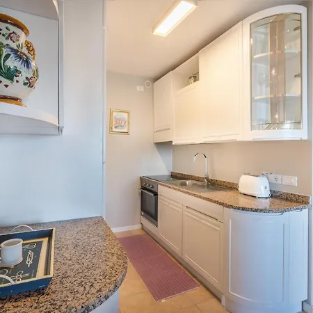 La Terrazza Sul Faro Apartament *